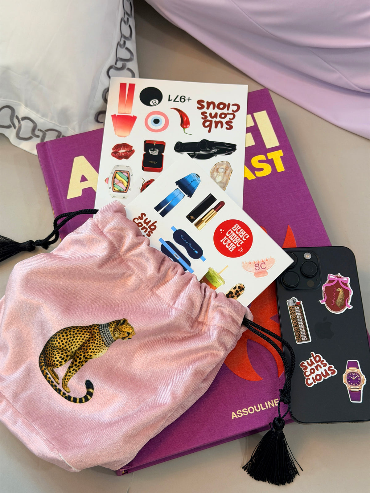 SIGNATURE SUBCONSCIOUS POUCH
